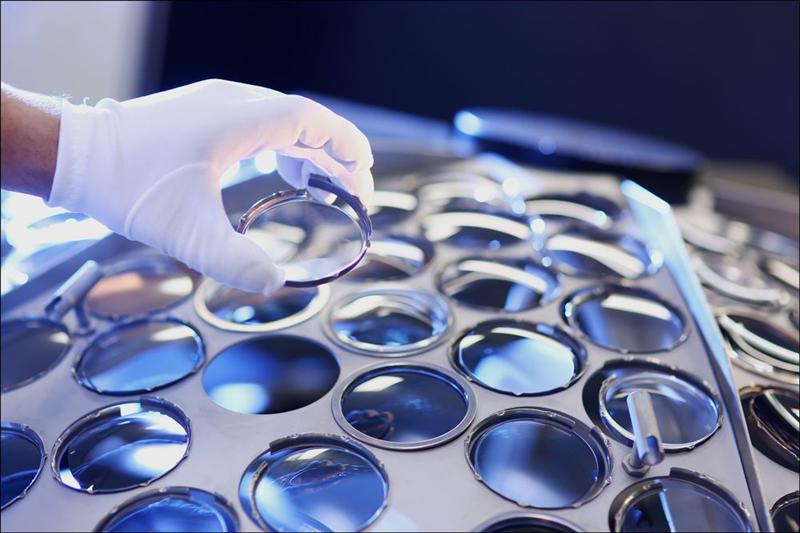EssilorLuxottica : s'offre Automation & Robotics