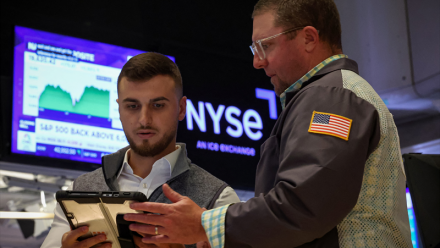 FedEx corrige à Wall Street, prévisions prudentes
