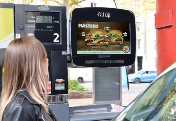 Fill Up Média : recule après les revenus annuels