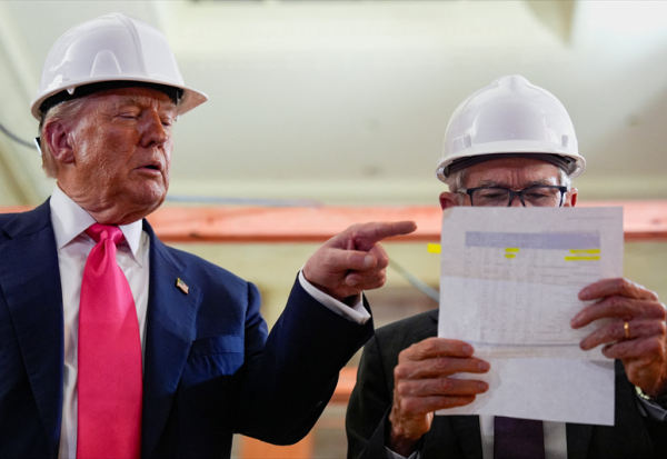 Guerre commerciale : Trump envisage... 200 à 300% de droits de douane sur les puces !