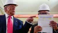 Guerre commerciale : Trump envisage... 200 à 300% de droits de douane sur les puces !