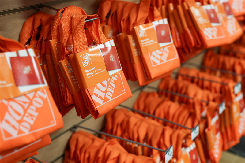 Home Depot bat le consensus et confirme ses prévisions