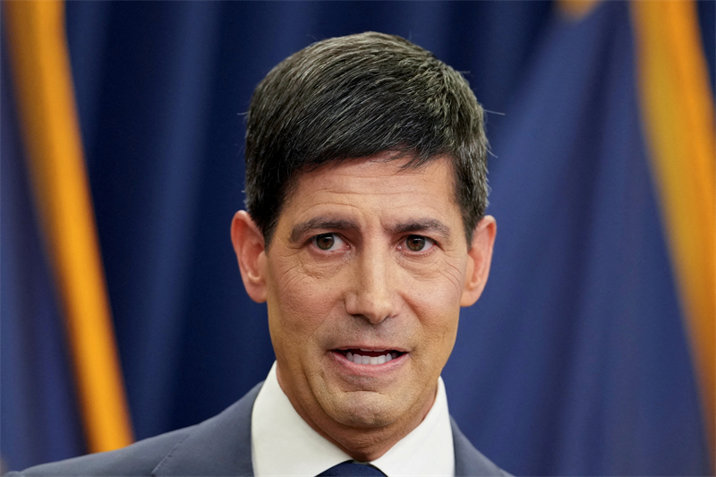 Le nouveau patron de la Fed, Kevin Warsh, s'engage à maîtriser l'inflation et ouvrir un "nouveau chapitre"