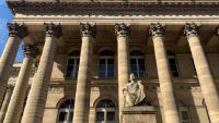 Mi-séance Paris : la baisse du pétrole aide le CAC 40 à remonter vers les 8.500 points