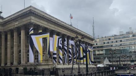 Mi-séance Paris : le CAC 40 en repli après une avalanche de publications