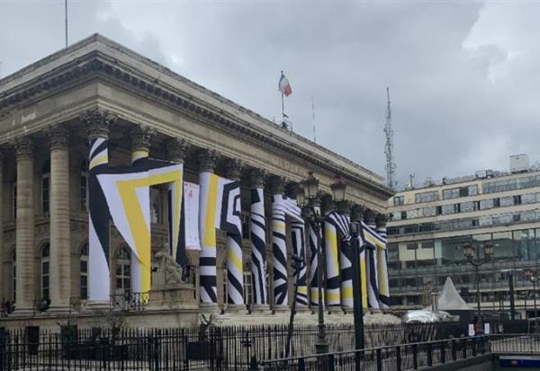 Mi-séance Paris : le CAC 40 en repli après une avalanche de publications