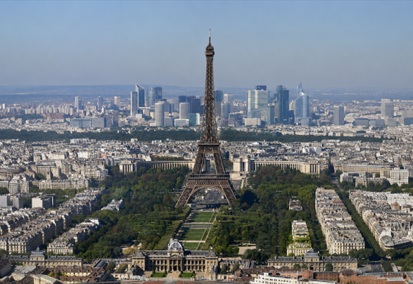 Mi-séance Paris : nouveau record du CAC 40 qui s'est approché des 8.700 points