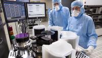 Mi-séance Paris : STMicroelectronics et Soitec se démarquent encore