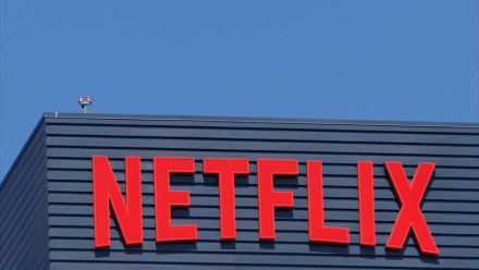 Netflix s'enflamme à Wall Street, plus de 300 millions d'abonnés !