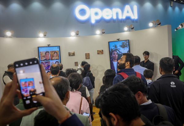 OpenAI franchit les 25 milliards de dollars de revenus annualisés