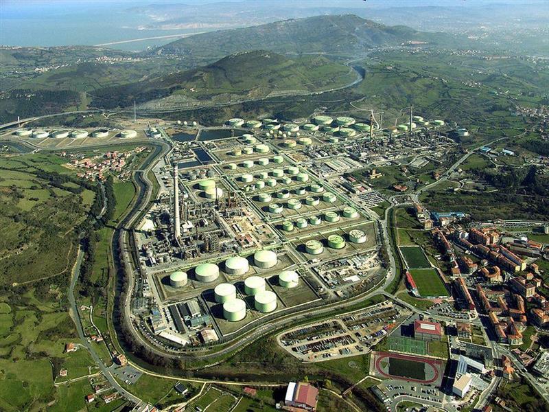 Pétrole : le baril poursuit sa décrue sur des espoirs de désescalade au Moyen-Orient