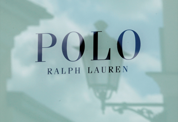 Ralph Lauren dépasse les attentes à Wall Street