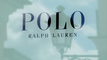 Ralph Lauren dépasse les attentes à Wall Street