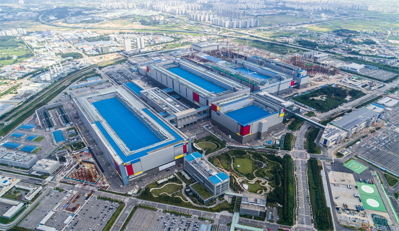 Samsung et SK Hynix prévoient des centaines de milliards de dollars d'investissements !