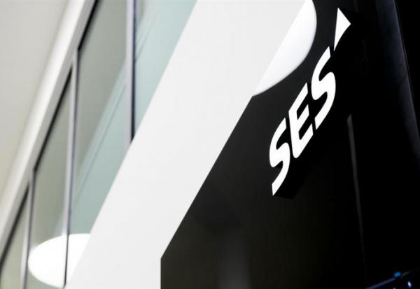 SES : sous pression après la dégradation de Moody's