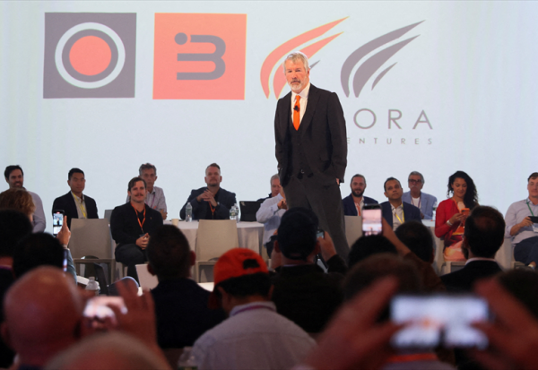 Strategy, roi du Bitcoin, plonge encore de 17% à Wall Street