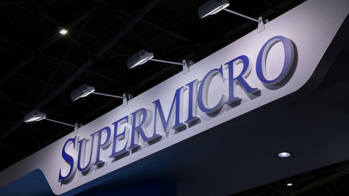 Super Micro plonge à Wall Street après son avertissement