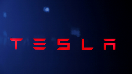 Tesla dépasse les attentes de profit à Wall Street