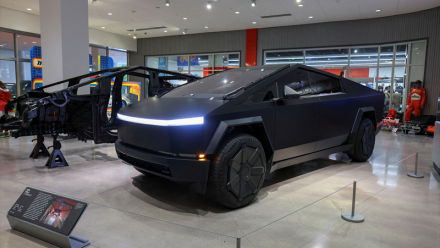 Tesla réduit les prix du Cyberbeast