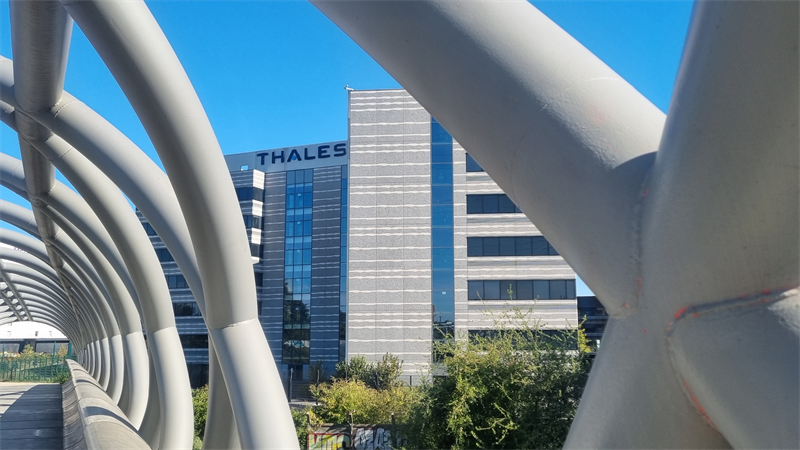 Thales retenu par SkyBridge