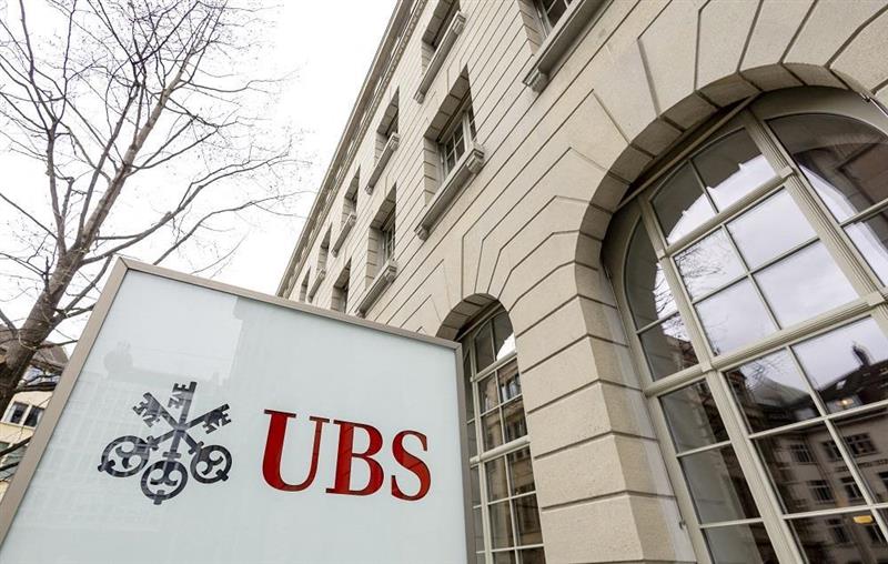 UBS plonge sur des révélations de Bloomberg