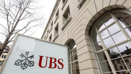 UBS plonge sur des révélations de Bloomberg