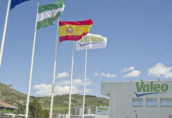 Valeo : Moody's relève la perspective crédit à 'stable'