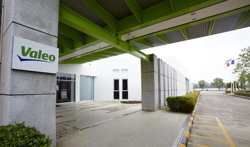 Valeo retombe sous les 10 euros