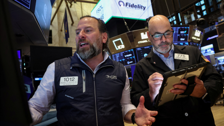 Wall Street accélère en hausse avec les espoirs commerciaux et monétaires