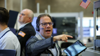 Wall Street accélère vers les sommets, avec Intel et les chiffres de l'inflation