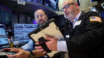 Wall Street campe sur ses sommets, dans l'espoir d'un accord en Iran