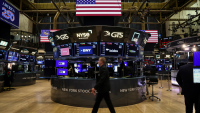 Wall Street consolide prudemment