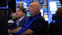 Wall Street corrige, alors que la géopolitique et la Fed inquiètent
