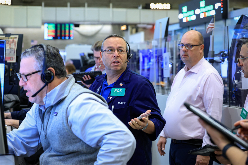Wall Street corrige avec la géopolitique et l'IA