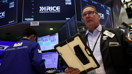 Wall Street corrige avec la guerre commerciale, malgré de solides publications bancaires