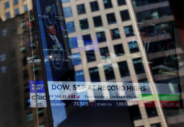 Wall Street corrige encore, alors que le pétrole flambe !