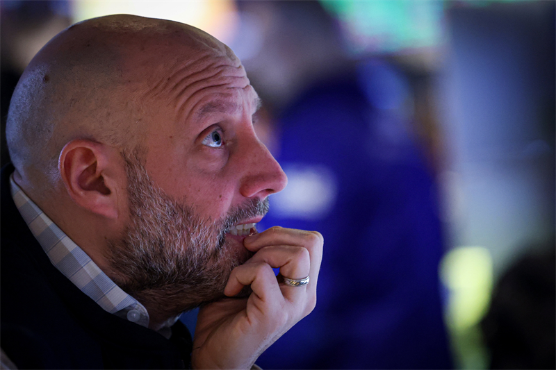 Wall Street corrige lourdement, avant une nouvelle série de résultats