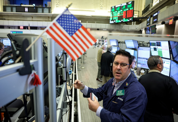 Wall Street dans le rouge, après la pause de Thanksgiving