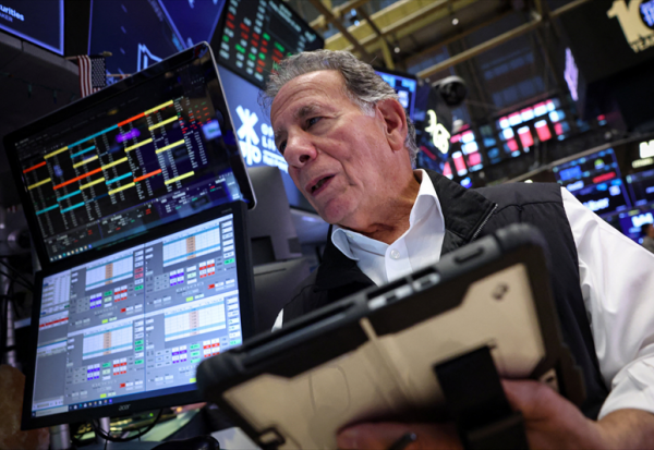 Wall Street dans le rouge avec la géopolitique et l'IA