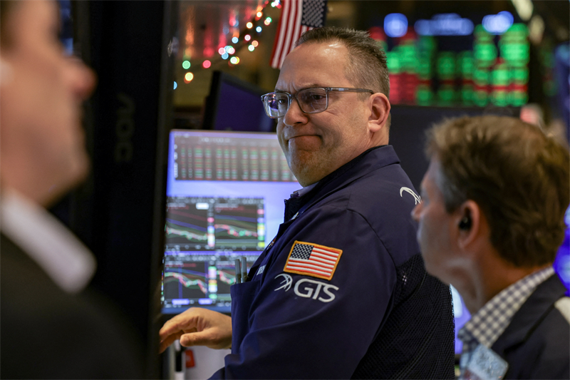 Wall Street dans le rouge, avec la géopolitique et les pressions sur Powell