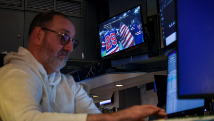 Wall Street dans le rouge, plombé par le PIB et l'inflation