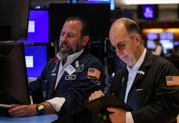 Wall Street dans le vert, en attendant Cisco