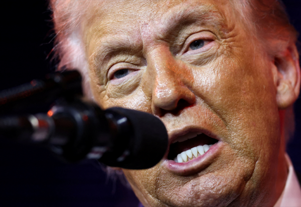 Wall Street dans le vert, en attendant l'emploi et la Cour suprême