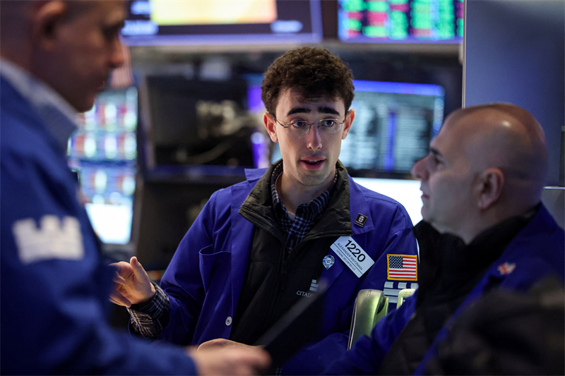 Wall Street dans le vert, non loin des sommets