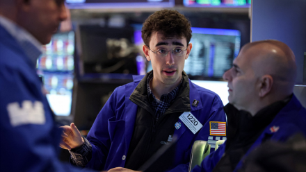 Wall Street dans le vert, non loin des sommets