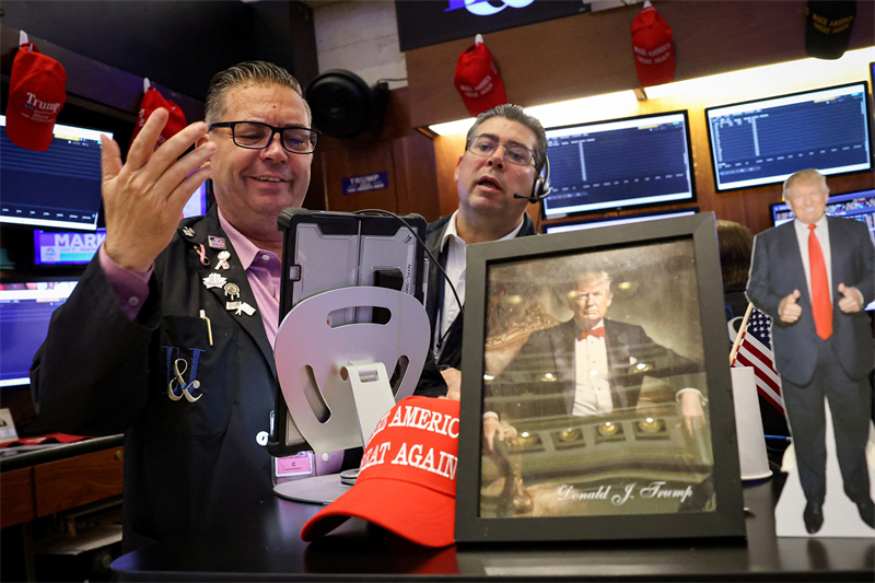 Wall Street de retour au sommet, Intel en vedette