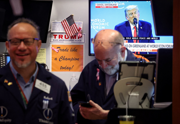 Wall Street de retour dans le vert, à l'approche des sommets