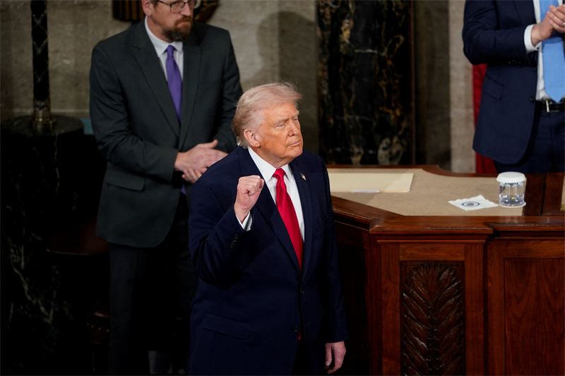 Wall Street décroche avec l'Iran, alors que le pétrole flambe