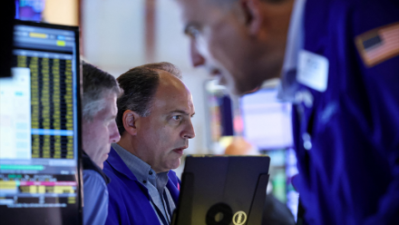Wall Street : Dow Jones au sommet avec UnitedHealth, mais Applied Materials plombe le Nasdaq