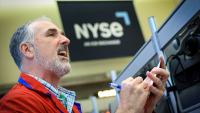 Wall Street : Dow Jones au sommet, Nasdaq en repli